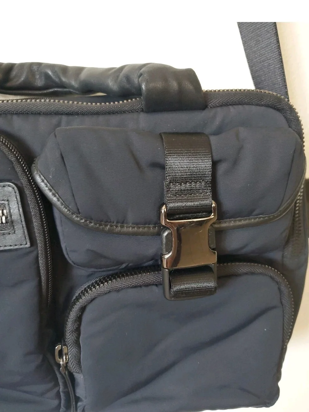 Tumi compact black